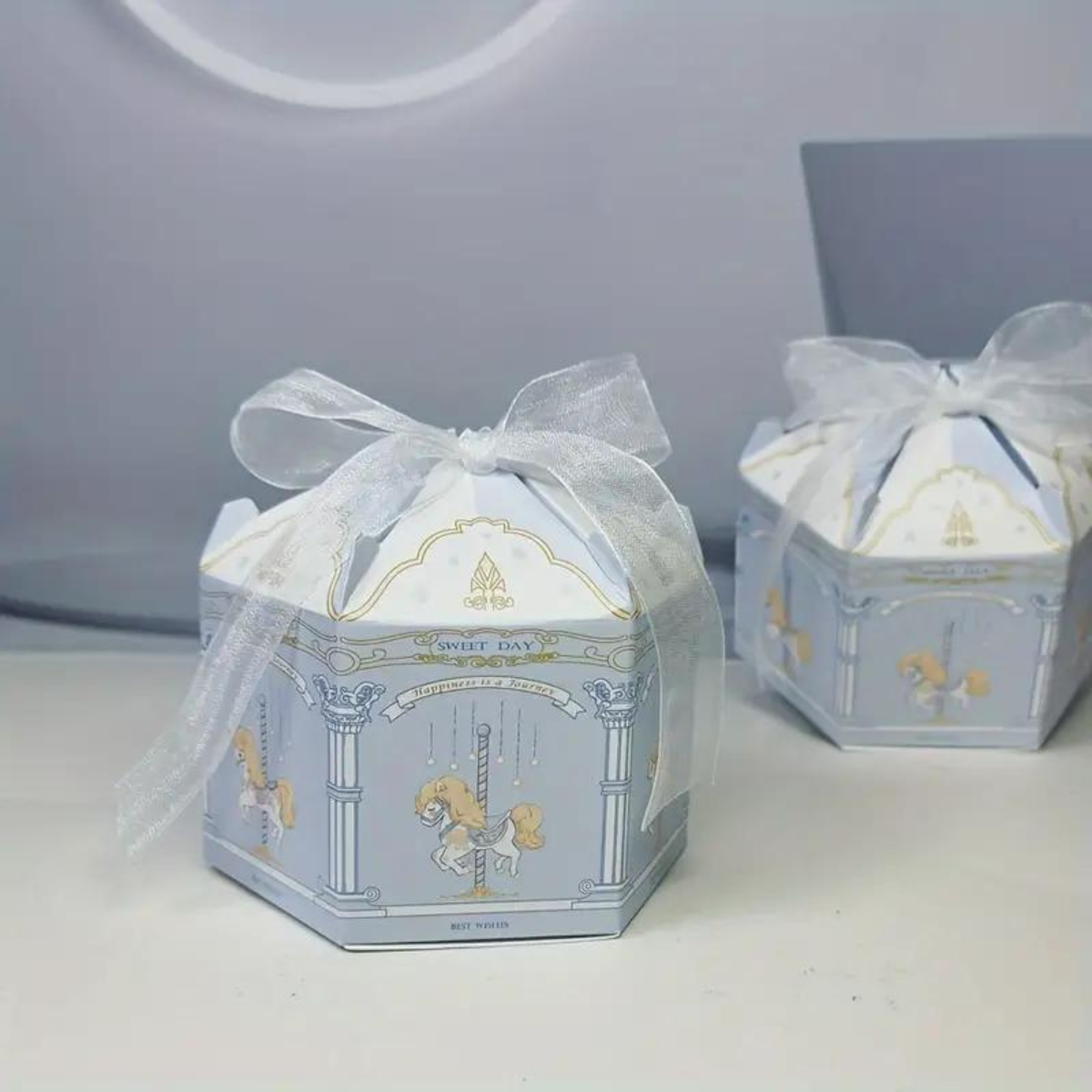Caja Hexagonal de Dulces, Carrusel Azul - 10 Piezas