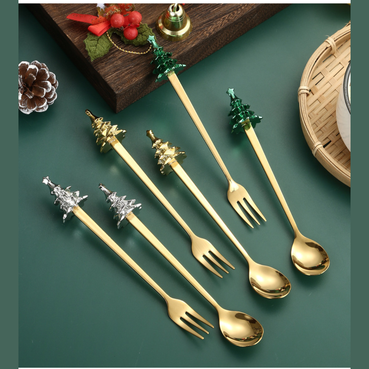 Cubiertos Dorados Navideños en Acero Inoxidable - 6 Piezas