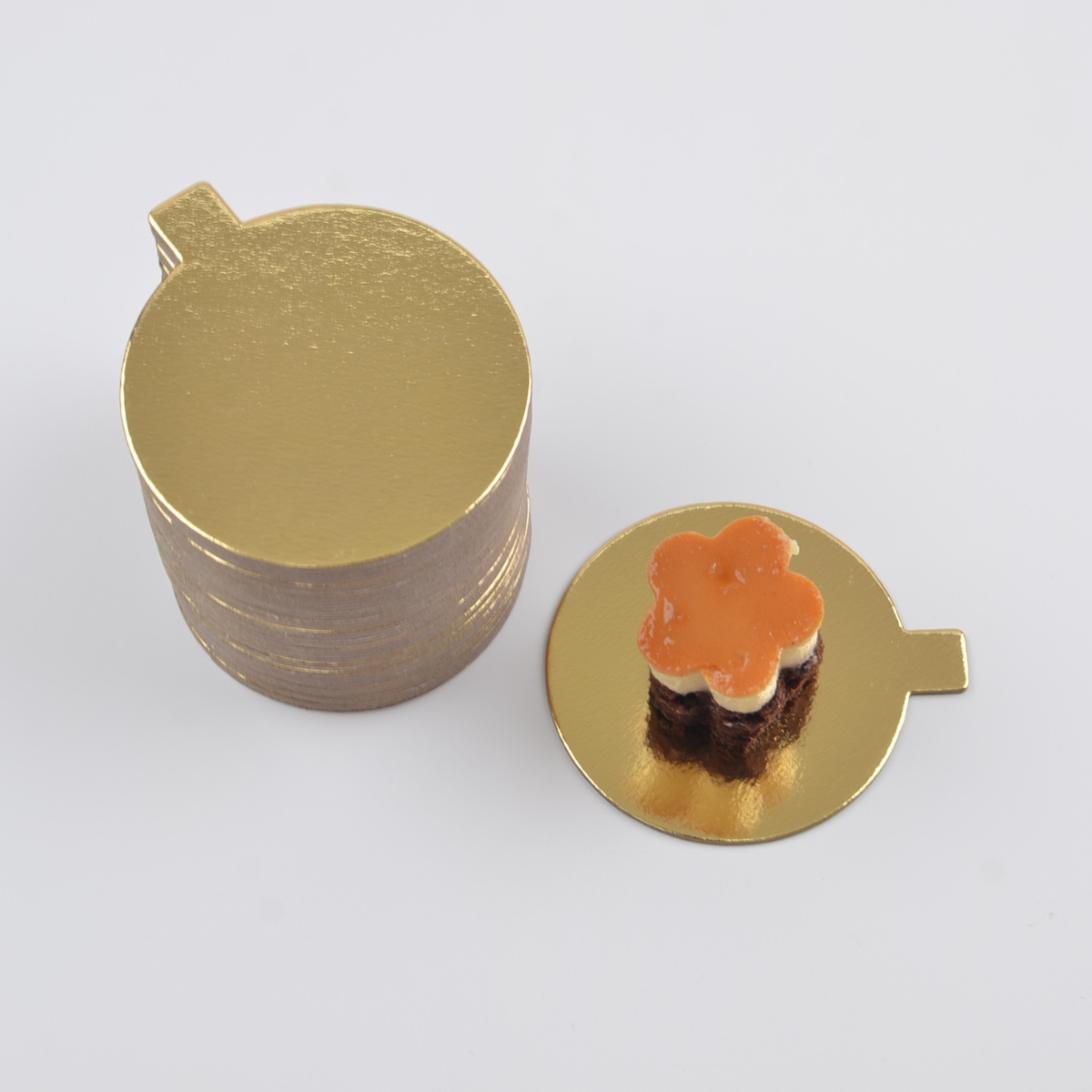 Bases Doradas Premium para Mini Postre - Redonda, 50 piezas 8cm