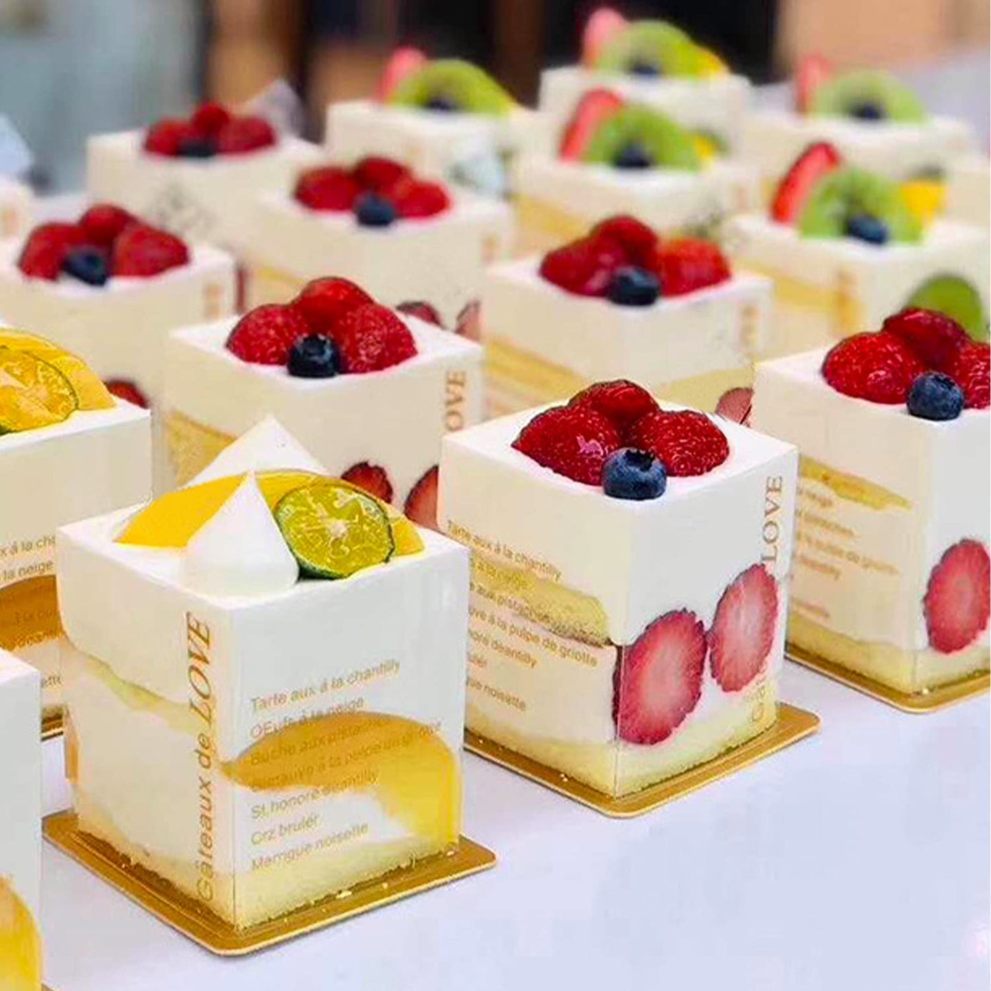 Bases Doradas para Mini Postre - Cuadrada, 100 piezas 9cm
